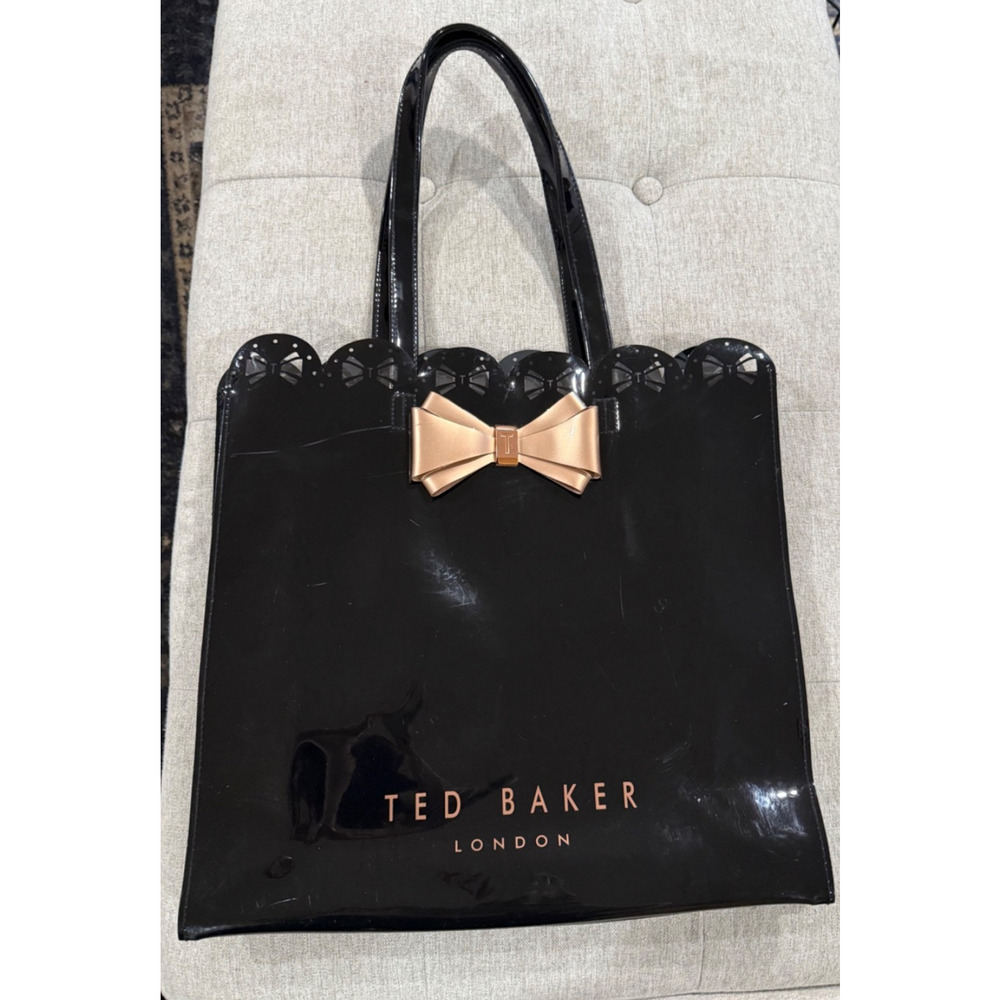 TED BAKER London Scallop Bow LRG Icon Tote PVC Glossy, 14"X13 (tall)